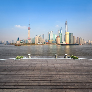 美丽上海风光与木地板图片