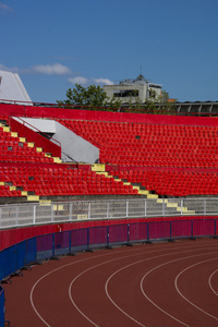 红色在球场的座位图片
