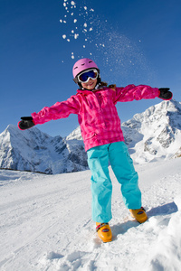 滑雪 孩子 冬季 雪和太阳