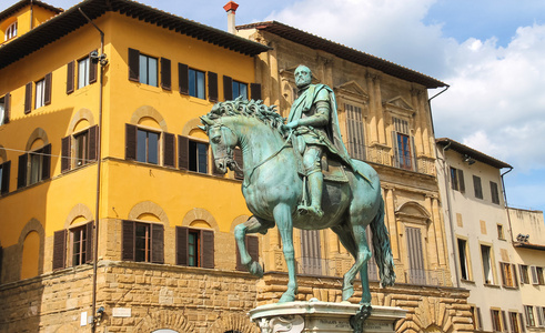骑马雕像的柯西莫 de  medici。佛罗伦萨意大利