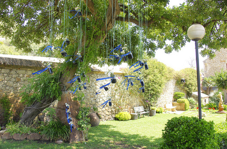 vista gardens bodegas gell by antoni gaud, garraf, nacils