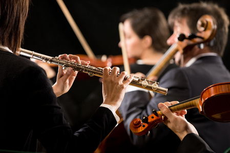 长笛演奏的图片