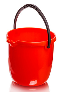 红色的塑料桶