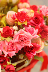 美丽的玫瑰人造花