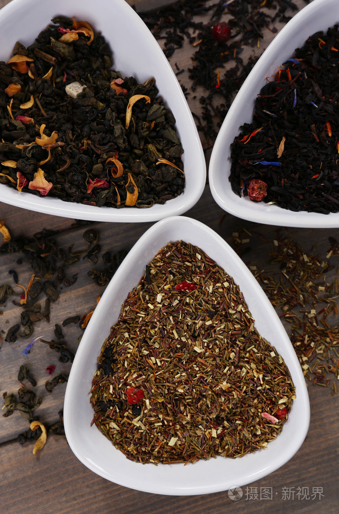 各种各样的干茶关闭