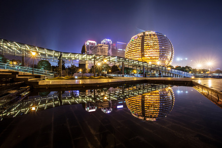 现代城市的夜景