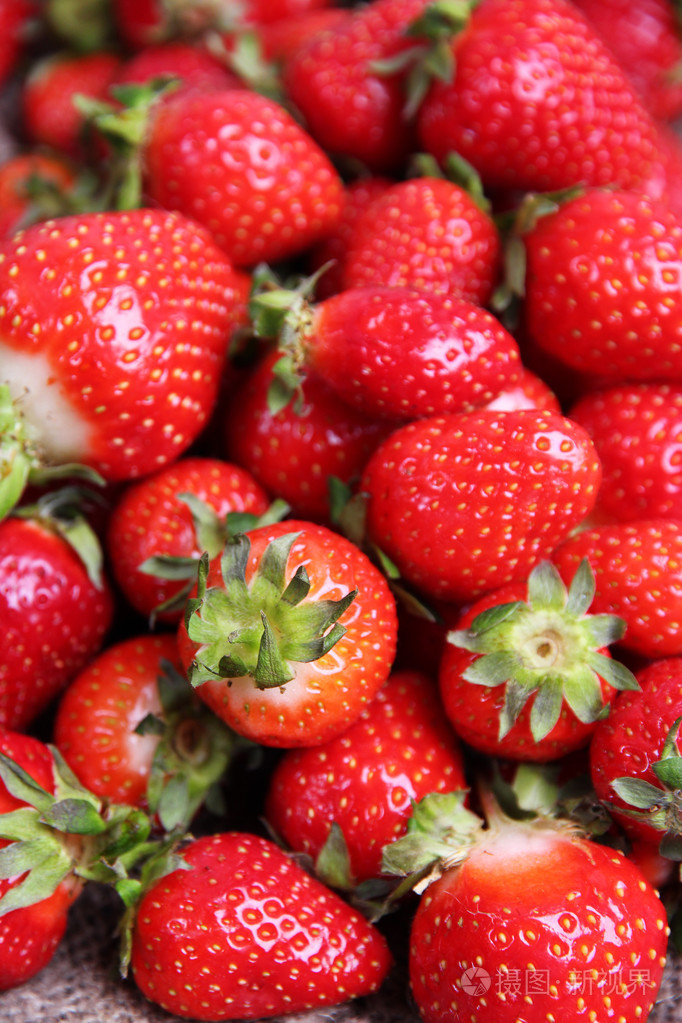 甜草莓成熟背景