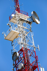 现代电信塔为移动通信的