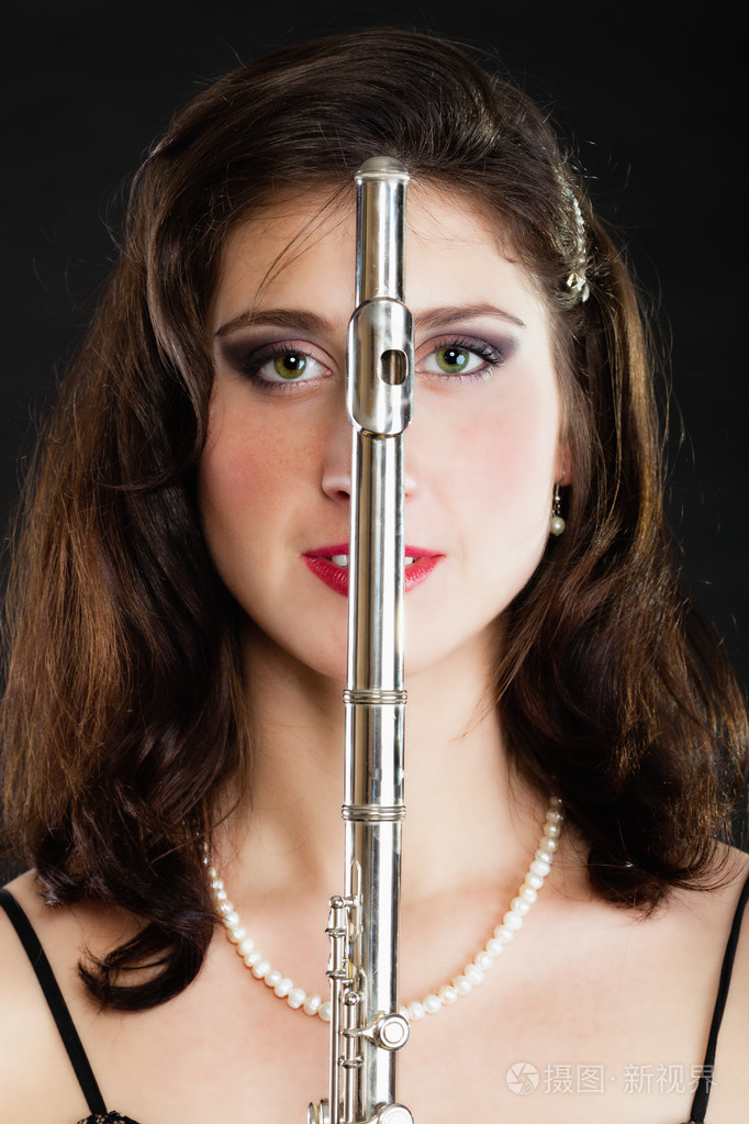 艺术女人长笛演奏长笛与长笛音乐
