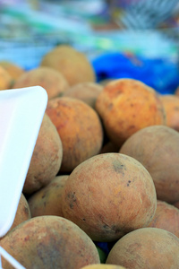 市场上 santol 水果