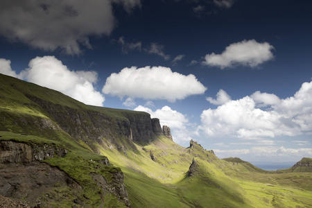 美丽的 quiraing 系列的山在苏格兰斯凯岛的