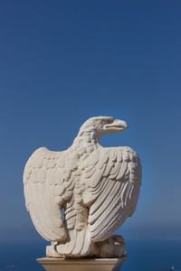 在以色列海法的巴哈伊花园鹰雕像