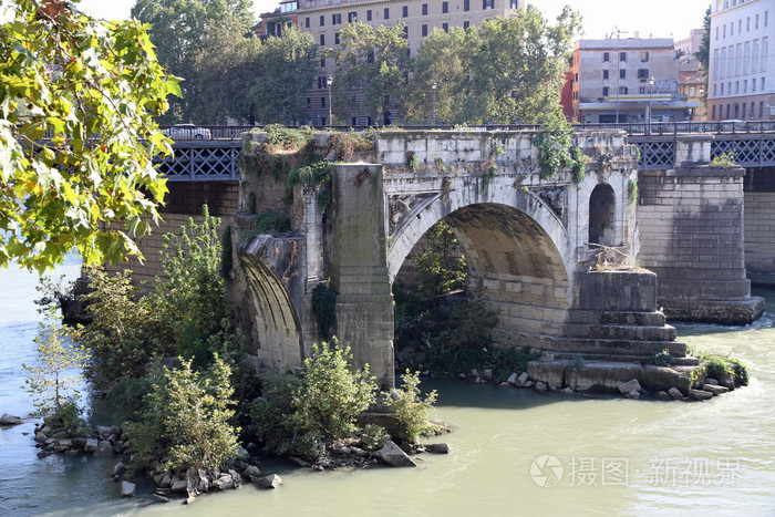古罗马, 在台伯河和树木上的古老断桥