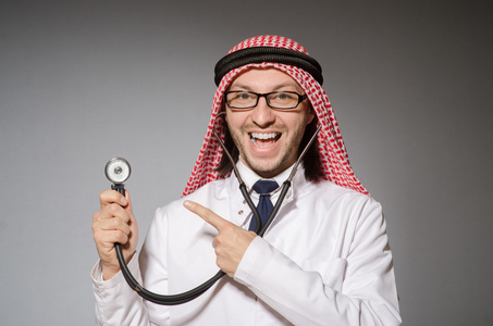 有趣的阿拉伯医生