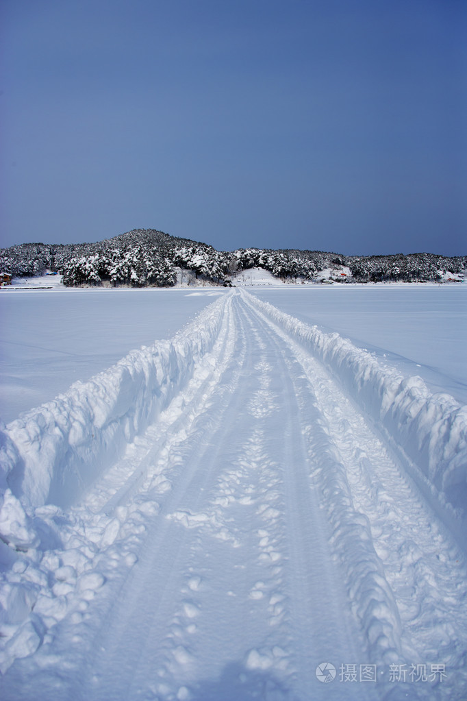 在韩国的农村雪景