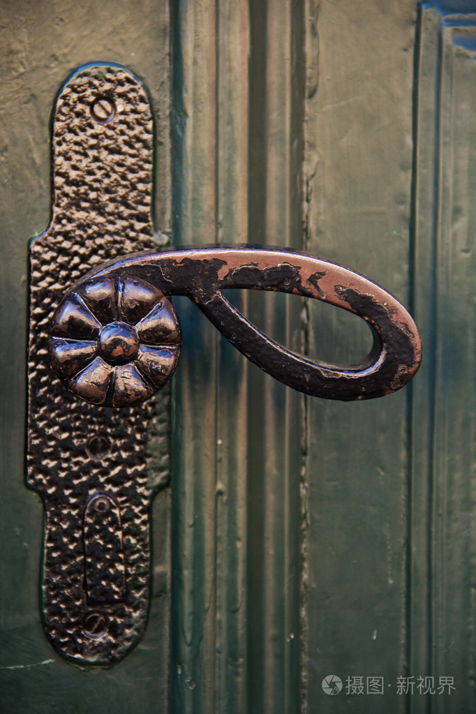 旧的锻铁门把手照片-正版商用图片1g0f9f-摄图新视界
