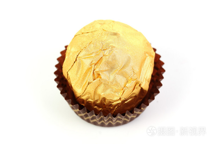 榛子巧克力裹在金色箔