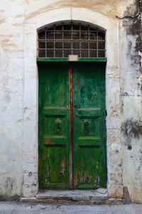 克里特岛伊拉克利翁的旧县城风化的门