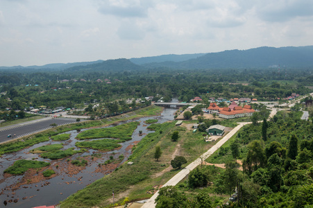 泰国那空那育 khundanprakanchon 坝