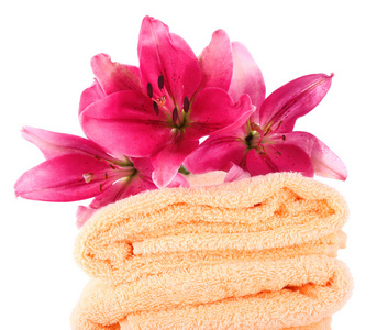彩色毛巾和百合的花