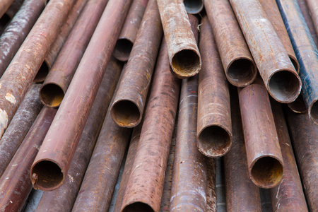生锈的管道照片