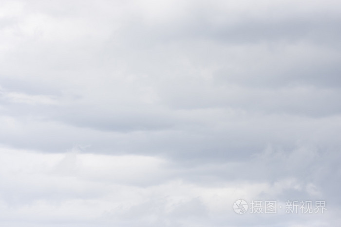 浅灰色的阴天