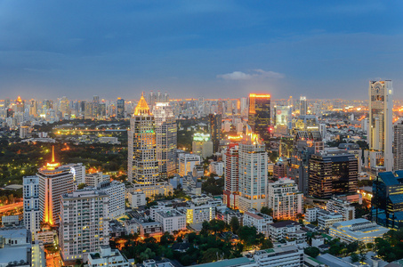 曼谷城市夜景与漂亮的天空