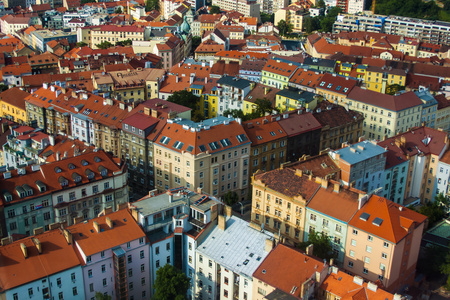 布拉格，捷克共和国，在 2010 年 7 月 5 日。从电视塔调查平台的城市风景
