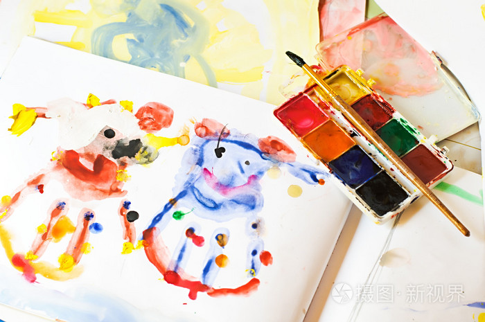 刷油漆和幼儿绘画