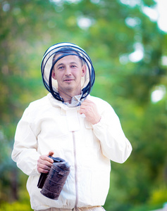 蜂巢养蜂人检查