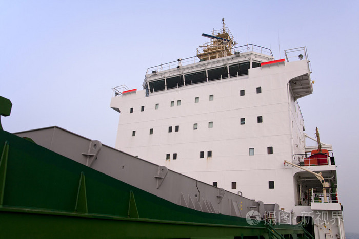 这艘船的上层建筑