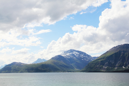 北极山脉和峡湾