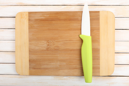 厨房用刀和切菜板