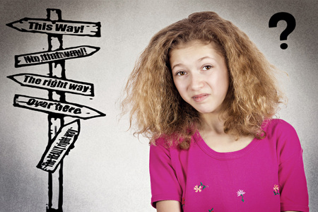 肖像迷茫的小女孩照片