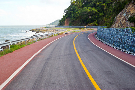 在 khung viman 湾，尖竹汶府，泰国沿海路海