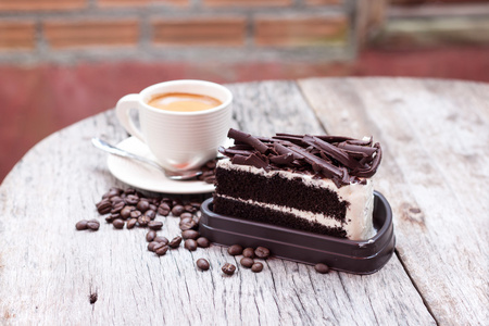 咖啡豆和巧克力蛋糕 3