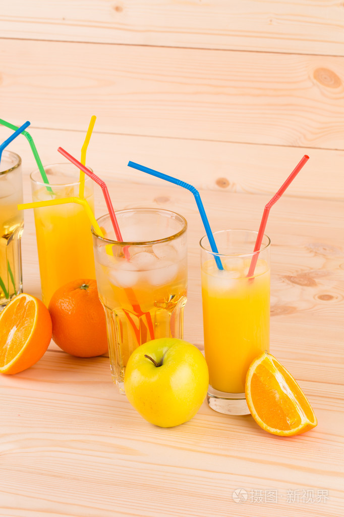 橙汁和苹果汁