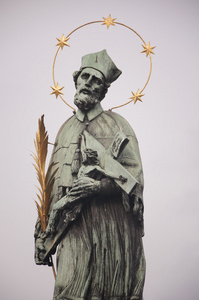 在捷克布拉格的查尔斯桥的雕像