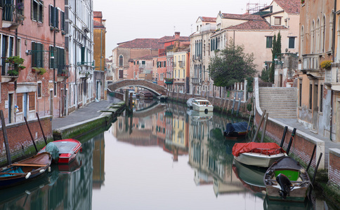 威尼斯fondamenta briati 和运河在早晨