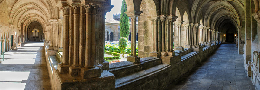 哥特式修道院