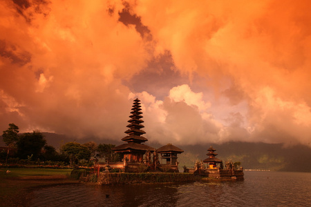 Pura ulun  