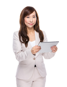 业务的女人使用数字平板电脑