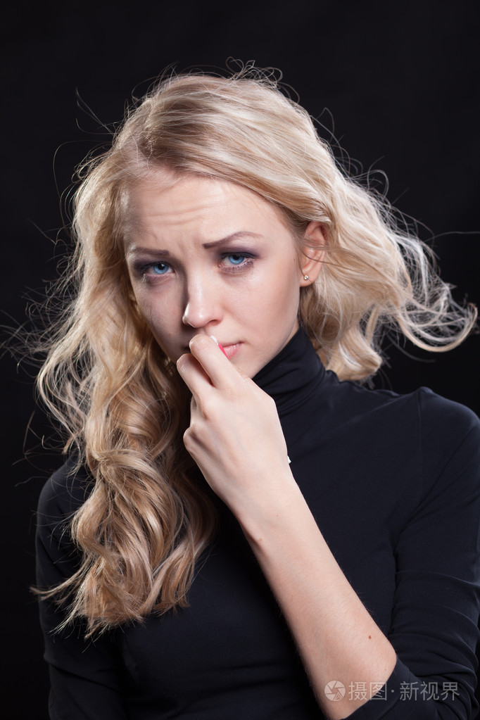 打乱了哭的女人悲剧表达