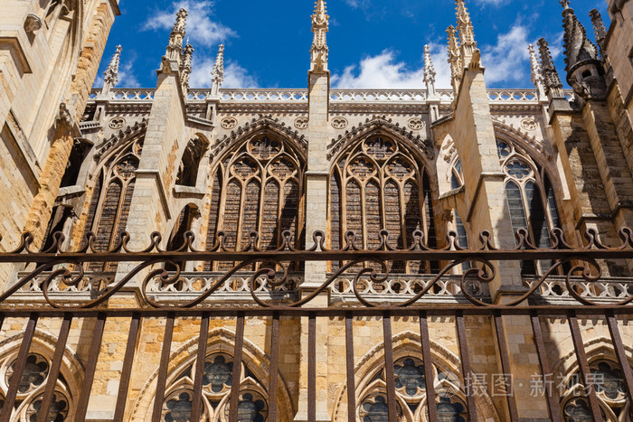 飞扶壁细节在莱昂西班牙大教堂