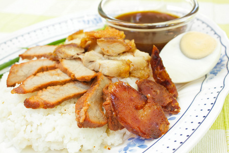 烧烤猪肉 香肠 香酥猪肉饭