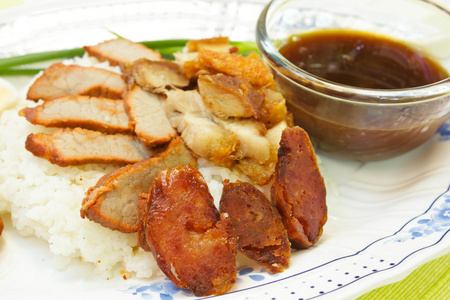 烧烤猪肉 香肠 香酥猪肉饭