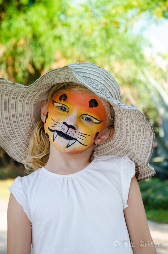 女孩与老虎面部彩绘