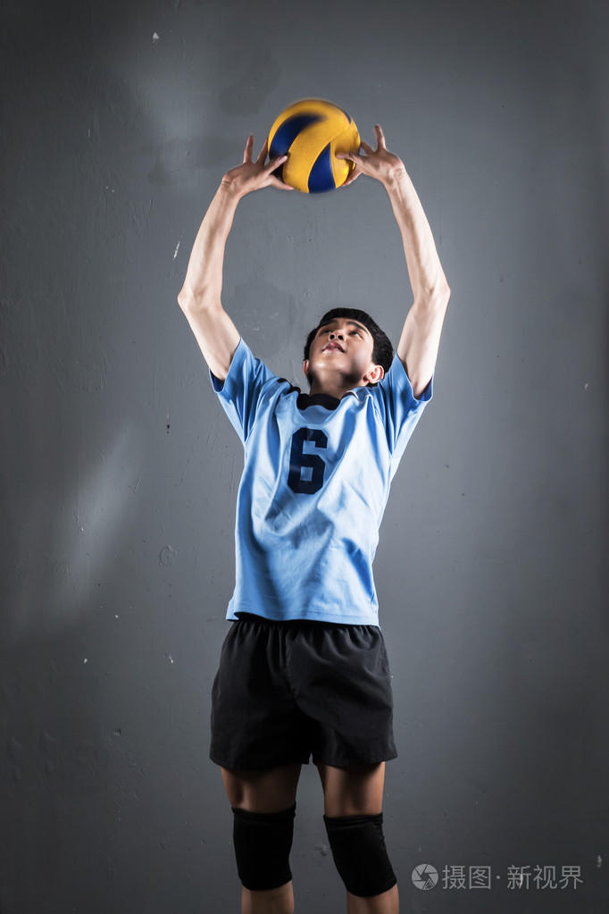 亚洲排球运动员在行动