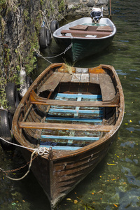 小船在湖上