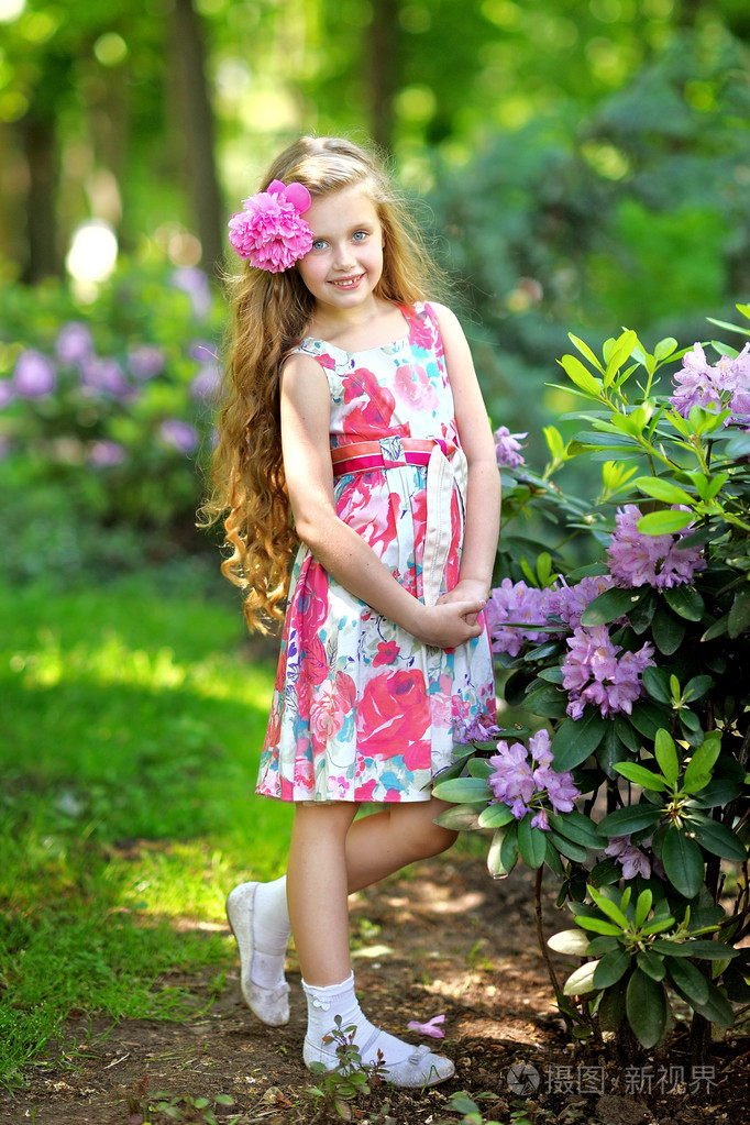 漂亮的小女孩的肖像